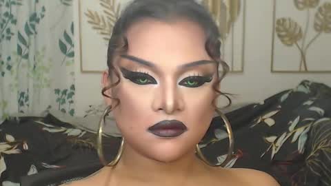 Snapshot of yourtrannyqueenxxx chatting on October 5, 11:13 pm Anastacia Grey online show from October 5, 11:13 pm