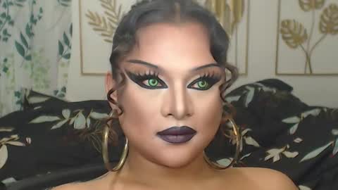 Snapshot of yourtrannyqueenxxx chatting on October 9, 10:52 pm Anastacia Grey online show from October 9, 10:52 pm