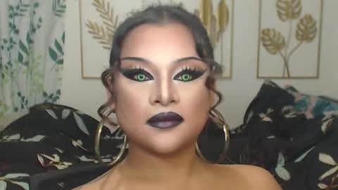 Snapshot of yourtrannyqueenxxx chatting on October 13, 10:10 pm Anastacia Grey online show from October 13, 10:10 pm