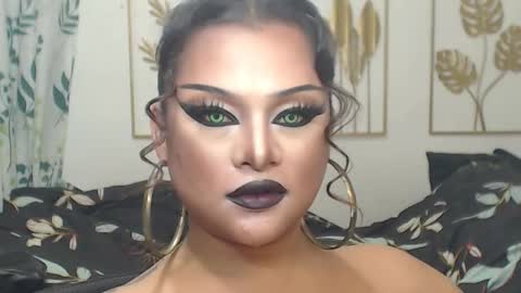 Snapshot of yourtrannyqueenxxx chatting on October 30, 10:43 pm Anastacia Grey online show from October 30, 10:43 pm