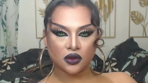 Snapshot of yourtrannyqueenxxx chatting on November 2, 10:34 pm Anastacia Grey online show from November 2, 10:34 pm