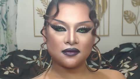 Snapshot of yourtrannyqueenxxx chatting on November 3, 10:42 pm Anastacia Grey online show from November 3, 10:42 pm