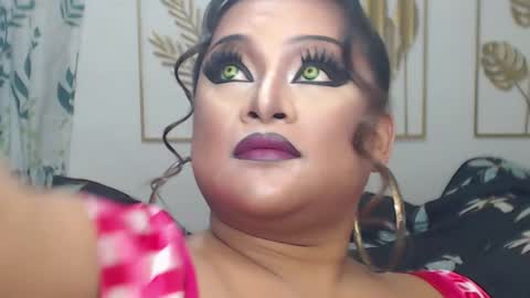 Snapshot of yourtrannyqueenxxx chatting on November 9, 10:30 pm Anastacia Grey online show from November 9, 10:30 pm