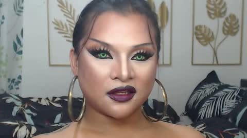 Snapshot of yourtrannyqueenxxx chatting on November 15, 11:43 pm Anastacia Grey online show from November 15, 11:43 pm