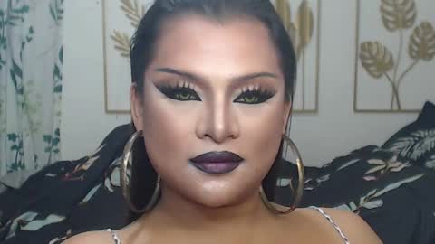 Snapshot of yourtrannyqueenxxx chatting on November 17, 9:31 pm Anastacia Grey online show from November 17, 9:31 pm