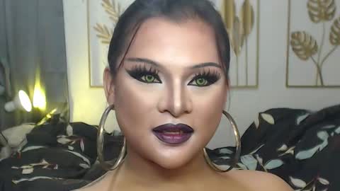 Snapshot of yourtrannyqueenxxx chatting on November 26, 10:22 pm Anastacia Grey online show from November 26, 10:22 pm