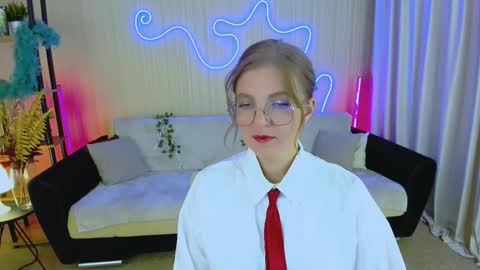 Alice online show from October 13, 1:44 pm