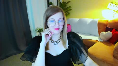 Alice online show from April 25, 3:42 pm