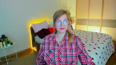 Snapshot of youruniverser chatting on May 13, 9:28 am Alice online show from May 13, 9:28 am