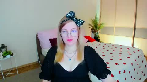 Snapshot of youruniverser chatting on May 25, 4:51 am Alice online show from May 25, 4:51 am