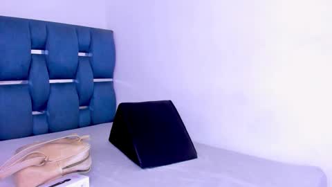 Snapshot of yourwife_anna chatting on September 29, 11:26 am yourwife_anna online show from September 29, 11:26 am