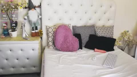 Yssabel online show from March 2, 7:15 am