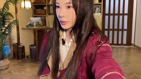 lili online show from November 22, 1:21 pm