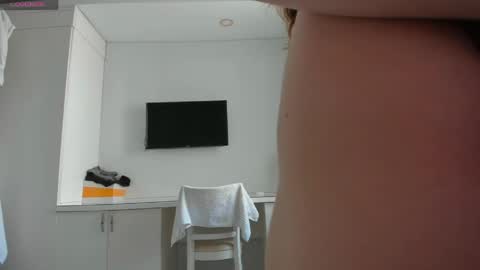 Snapshot of yuki_mii chatting on May 11, 4:18 am Yuki online show from May 11, 4:18 am