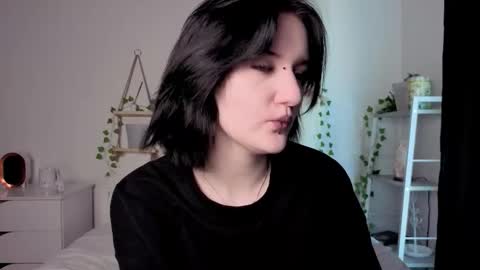 Ellie online show from March 11, 8:20 am