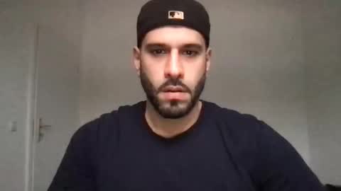 Snapshot of yul53 chatting on November 25, 11:10 am yul53 online show from November 25, 11:10 am