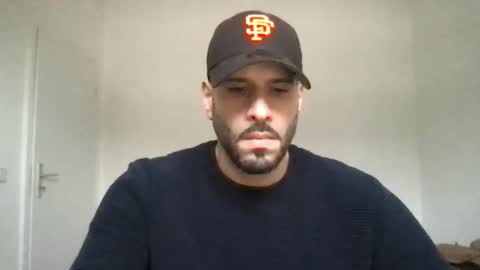 Snapshot of yul53 chatting on December 5, 1:09 pm yul53 online show from December 5, 1:09 pm