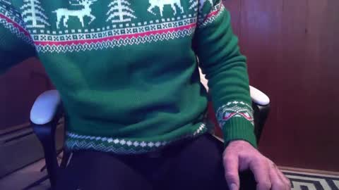 Snapshot of yulanesca chatting on December 16, 8:31 am Russ online show from December 16, 8:31 am