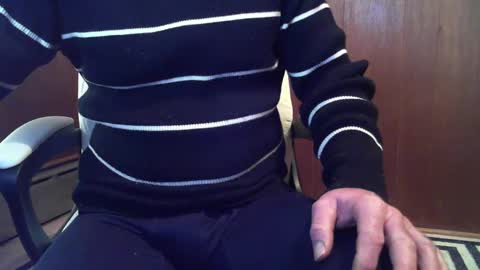 Snapshot of yulanesca chatting on March 1, 8:53 pm Russ online show from March 1, 8:53 pm