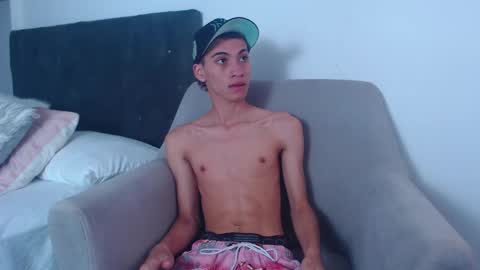 yulian_vasquez online show from February 15, 12:22 pm