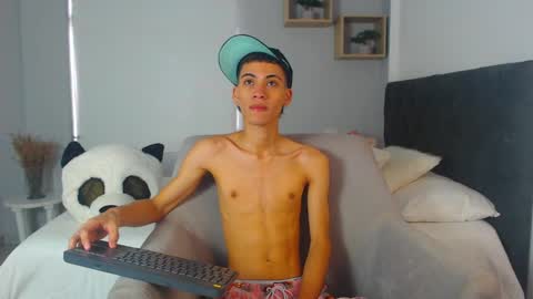 yulian_vasquez online show from March 1, 12:12 pm