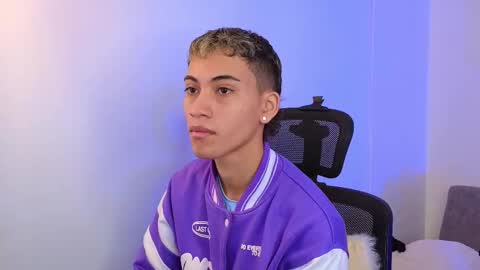 yulian_vasquez online show from October 6, 12:24 pm