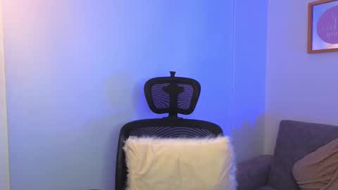 yulian_vasquez online show from October 10, 12:15 pm