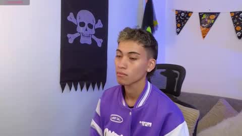 yulian_vasquez online show from October 20, 12:16 pm