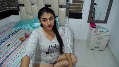 Snapshot of yuliet_latin69 chatting on November 22, 2:27 pm Yulieth online show from November 22, 2:27 pm