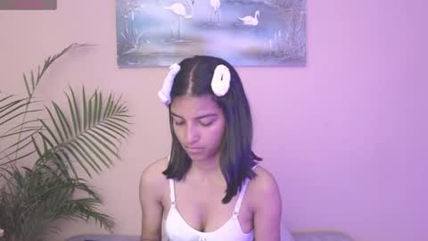yuliethpetite online show from June 8, 8:20 pm