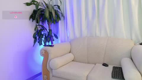 yuliethpetite online show from July 13, 11:24 am