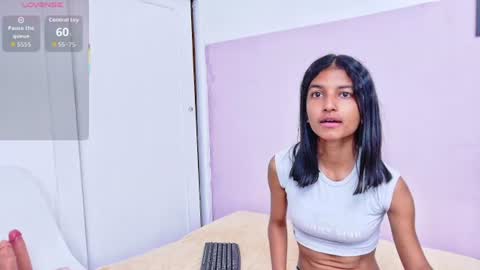 yuliethpetite online show from July 30, 11:20 am