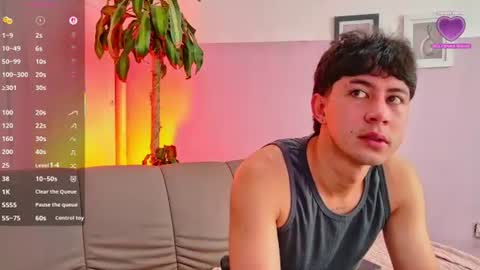 yuliethpetite online show from August 2, 12:36 pm