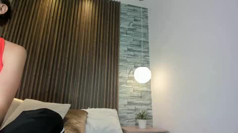 yulievans online show from January 22, 1:53 am