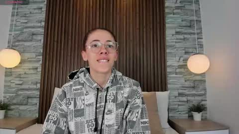 yulievans online show from October 12, 1:10 pm