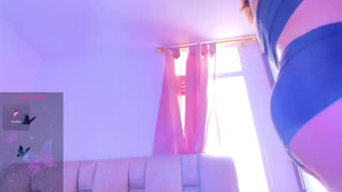 Snapshot of yulina_xue chatting on June 2, 9:17 pm Yulina online show from June 2, 9:17 pm