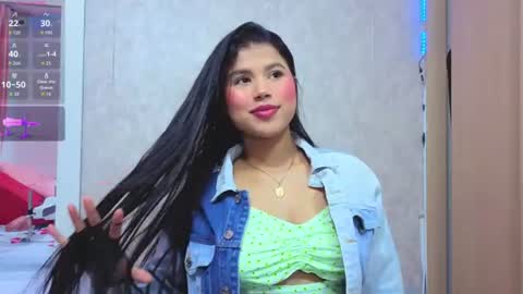 Snapshot of yulissa_girls chatting on July 10, 2:08 pm yulissa_girls online show from July 10, 2:08 pm