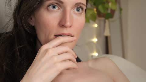 Snapshot of yulladao chatting on February 4, 6:06 pm yulla dao online show from February 4, 6:06 pm