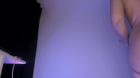 Snapshot of yulxx chatting on May 12, 1:47 am yulxx online show from May 12, 1:47 am