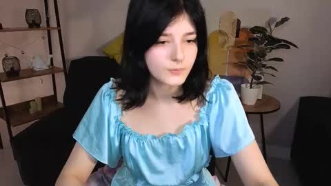 Yumi online show from March 2, 10:11 am