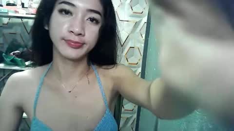 yumi_18 online show from December 1, 9:31 pm