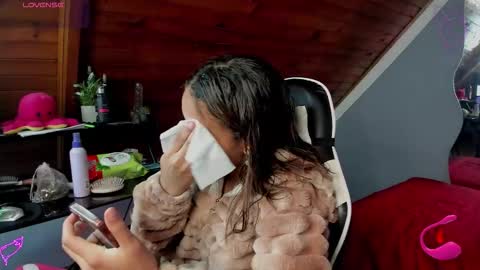 yumi_hanna online show from December 23, 2:09 am