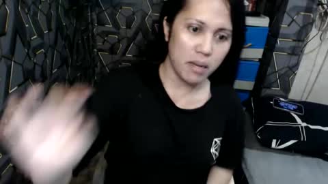 yumi online show from November 24, 10:53 pm