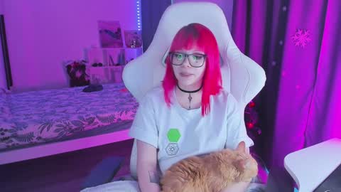 Snapshot of yumi_youkai chatting on December 16, 11:55 am Yumi 3 online show from December 16, 11:55 am