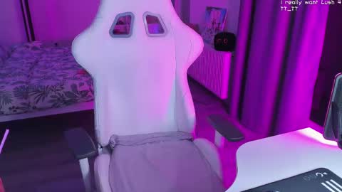 Snapshot of yumi_youkai chatting on February 10, 3:21 pm Yumi 3 online show from February 10, 3:21 pm