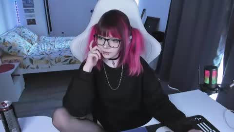 Snapshot of yumi_youkai chatting on June 17, 7:00 am Yumi 3 online show from June 17, 7:00 am