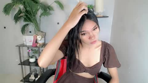 Snapshot of yumiexx chatting on July 25, 8:01 am CALL ME YUMLEXX online show from July 25, 8:01 am