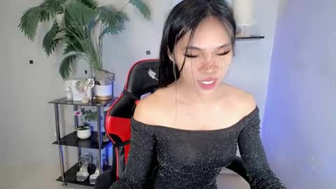Snapshot of yumiexx chatting on July 27, 10:00 am CALL ME YUMLEXX online show from July 27, 10:00 am