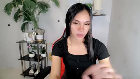 Snapshot of yumiexx chatting on August 5, 2:53 pm CALL ME YUMLEXX online show from August 5, 2:53 pm