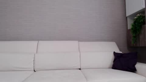 Snapshot of yummy_blonde chatting on March 12, 10:16 am you babe online show from March 12, 10:16 am